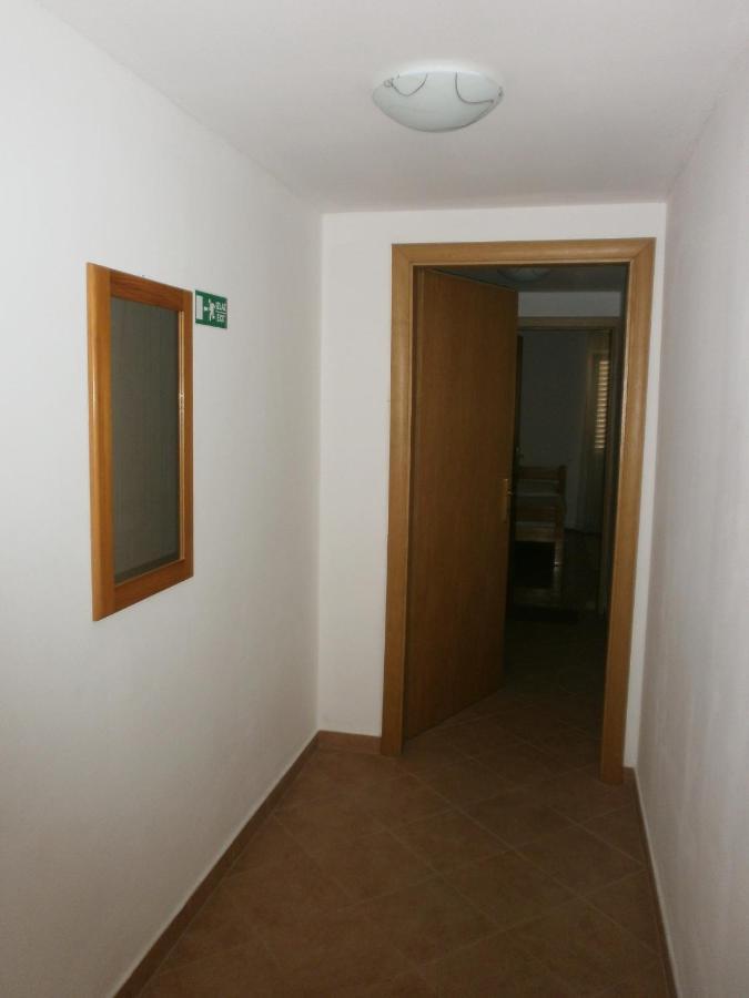 Apartments By The Sea Podgora, Makarska - 12326 エクステリア 写真